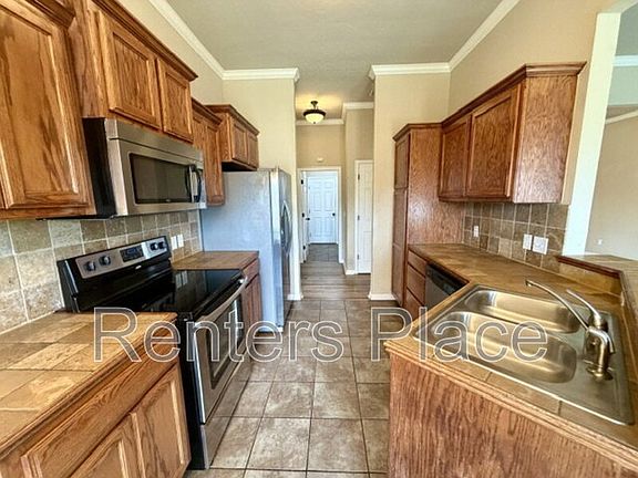 4th image of 12620 Williamsport Ave