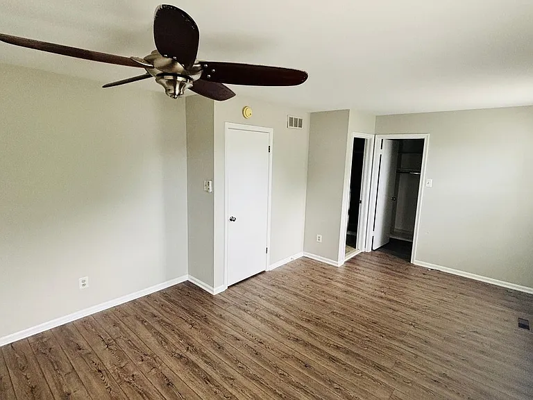 2427 Linksman Ln — Photo 14