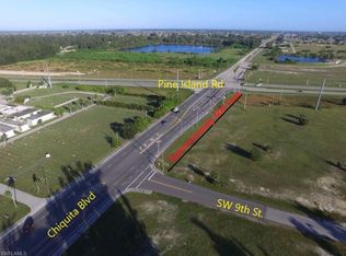 902 SW 15th Pl, Cape Coral, FL 33991