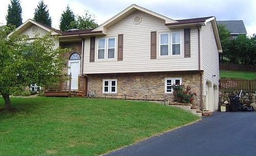 2nd image of 3838 Cundiff Dr