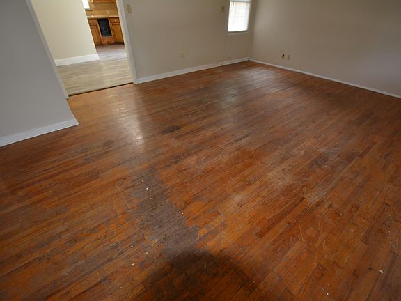 4th image of 2905 Creston Ave