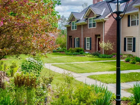 56 Townhouse Way #5, Woodstock, VT 05091