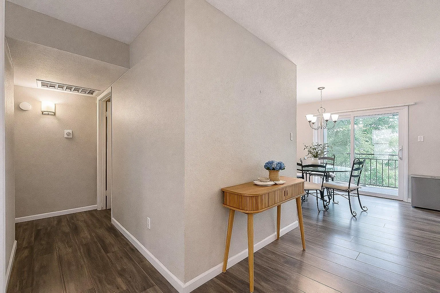 2 bed, 2.0 bath, 1063 sqft, $1,695 — Photo 4