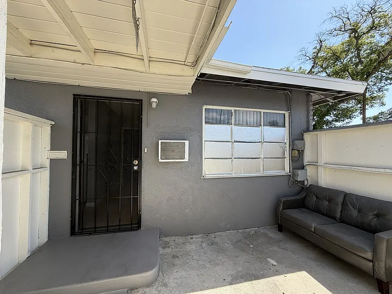 1283 N Sierra Way #1283 — Photo 4
