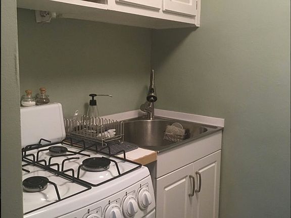 4th image of 445 W 46th St APT 1B