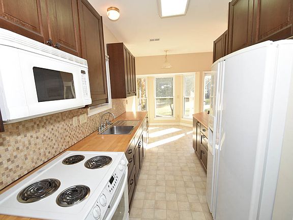 5th image of 6607 Danbrooke Park Dr