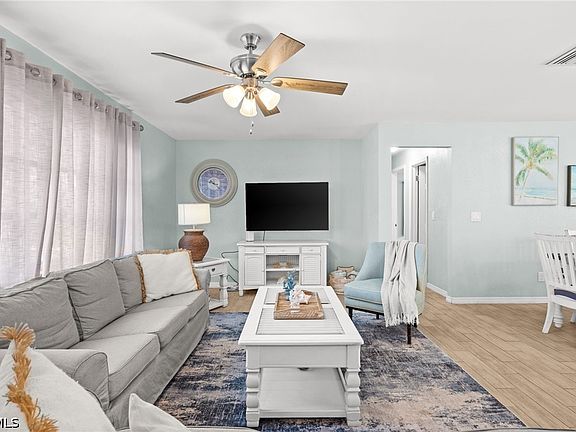 5th image of 531 SE 36th St
