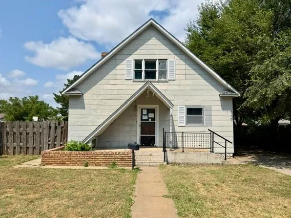 613 W 12th St, Ellis, KS 67637