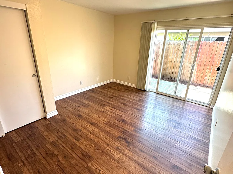 8231 Ellis Ave — Photo 20
