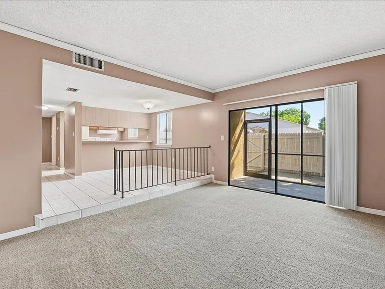 1428 Oak Pl #C — Photo 3