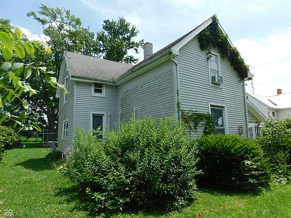 2nd image of 2714 S Linn St