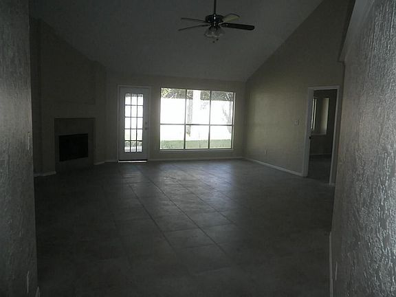 3rd image of 10826 Fairstone Dr