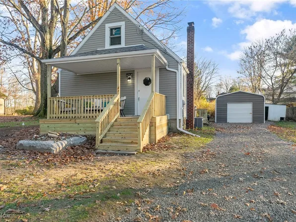 6268 Morningside Dr, Hubbard, OH 44425