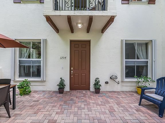 4th image of 4651 Mimosa Terrace #1204