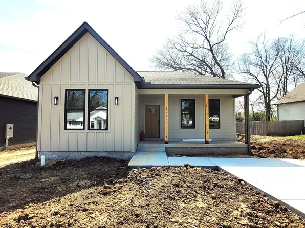 321 Jackson St, White Bluff, TN 37187