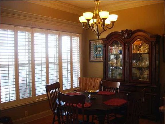 4th image of 107 Southlake Cir
