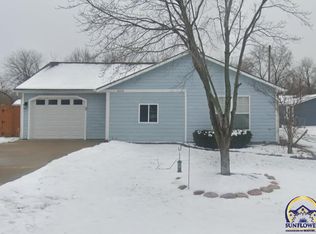 1609 E 25th Ter, Lawrence, KS 66046