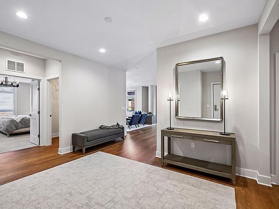 3rd image of 875 Lake St N APT 220