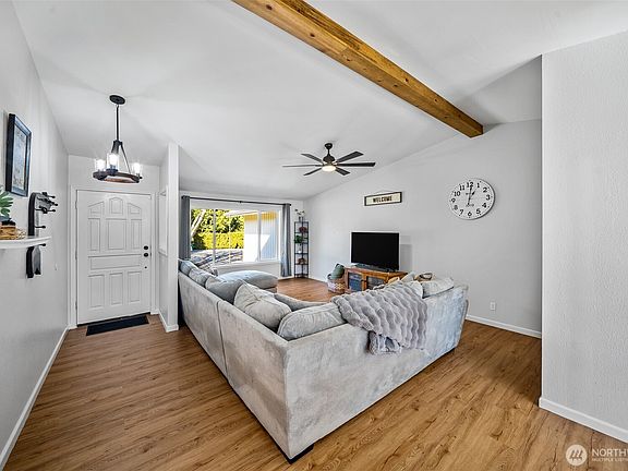 4th image of 3821 Dandelion Drive SE