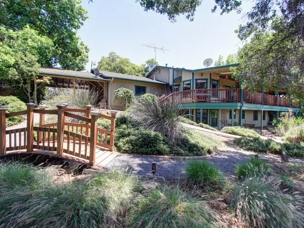 2599 Buttes View Ln, Auburn, CA 95603