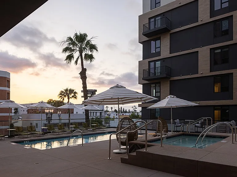 Resa Long Beach — Photo 24