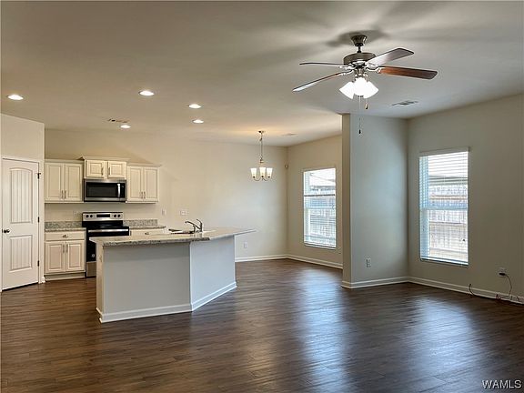 5th image of 14527 Griffin St