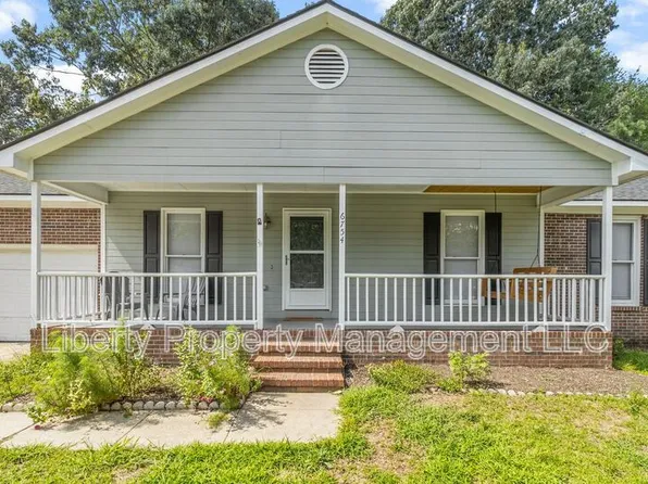 6754 Cedar Chest Ct, Fayetteville, NC 28314