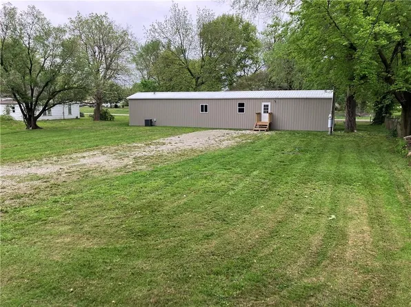 324 W Kimball St, Parker, KS 66072