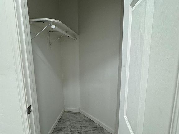 5th image of 1017 E West Circle Dr #2