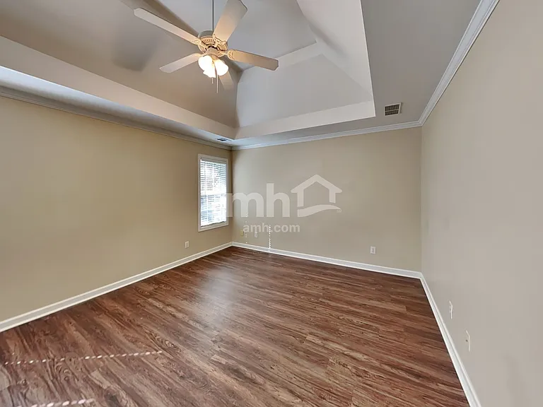 111 Lexington Parke Dr — Photo 9