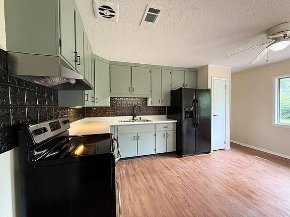 3rd image of 1107 Spruce St