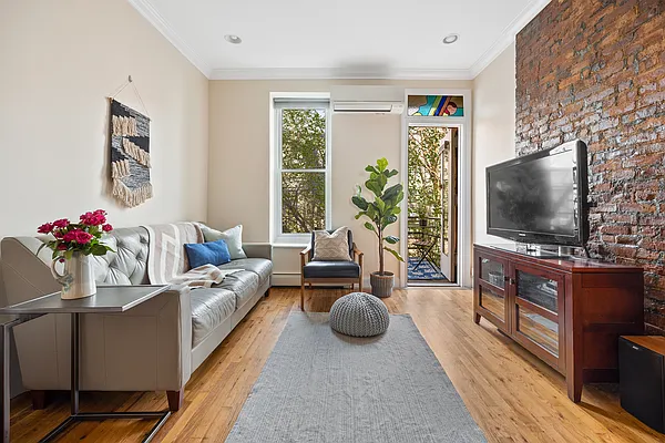 Sold by Compass | media 1