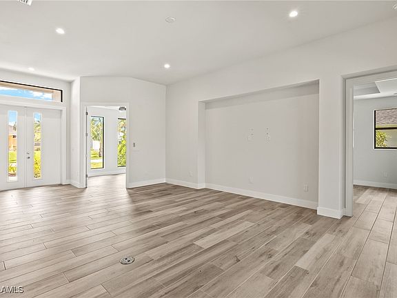 5th image of 2110 SW 52nd Ter