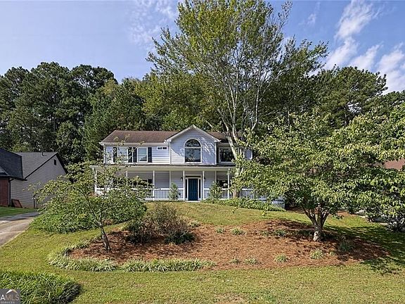 3rd image of 431 Thornbush Trce