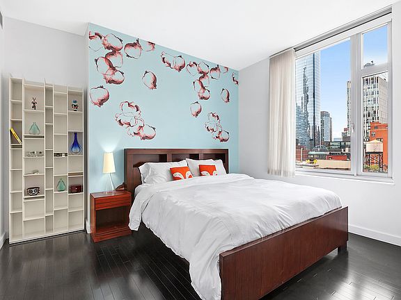 4th image of 85 West St Broadway 10W
