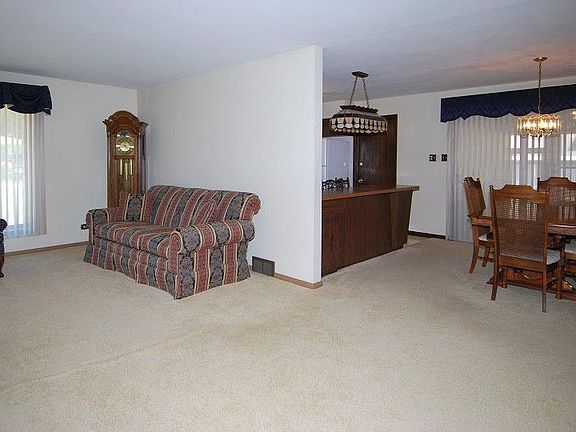 3rd image of 12431 McVicker Ave
