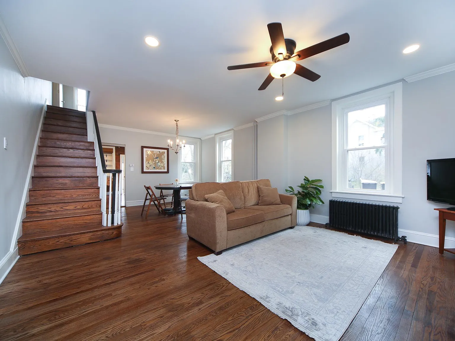 3 bed, 1.5 bath, 1112 sqft, $2,300 — Photo 3