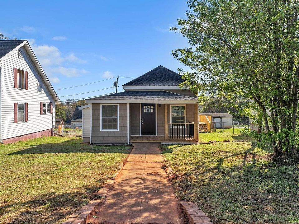 1st image of 4 Walnut St