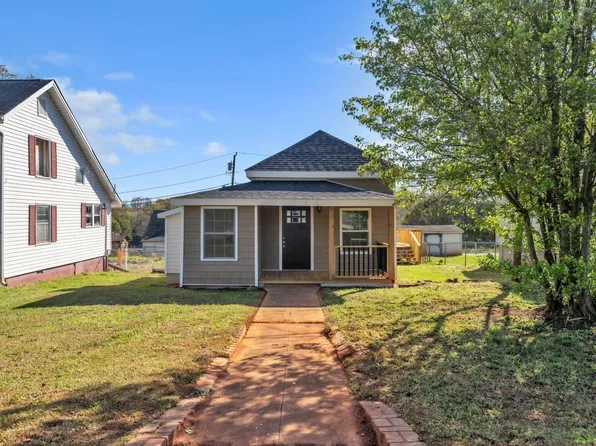 4 Walnut St, Startex, SC 29377