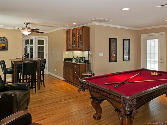 3rd image of 6350 Gaywind Dr