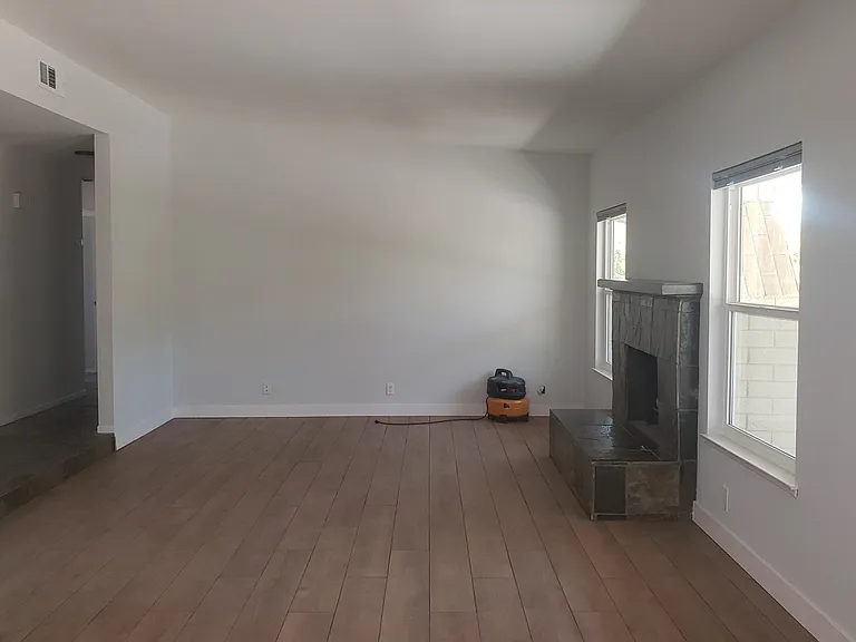 1305 E Rosarito Way — Photo 2