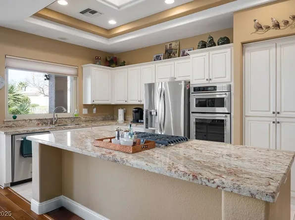 10640 Mission Lakes Ave, Las Vegas, NV 89134