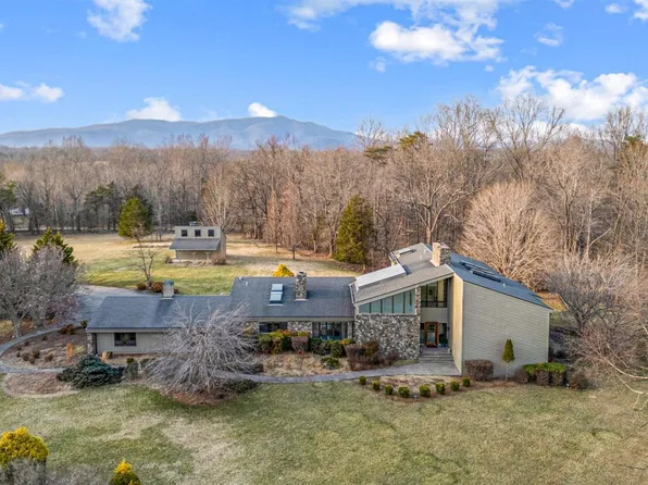 218 Hans Hill Dr, Madison Heights, VA 24572