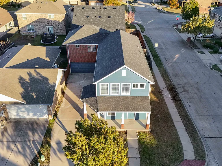 2672 Blackstone Dr — Photo 24