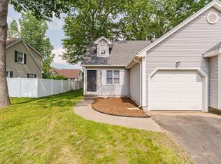 34 Luden St, Springfield, MA 01118