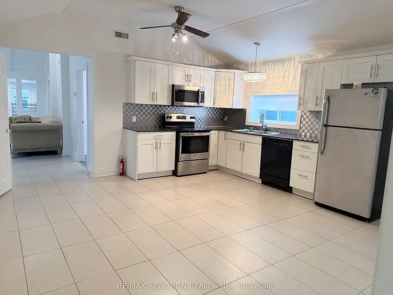 782 Churchill Ln — Photo 22