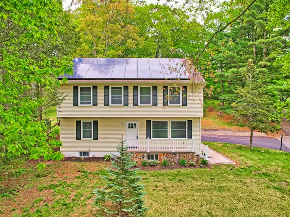 76 Three Mile Hill Road, Middlebury, CT 06762