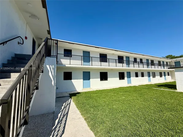 180 NE 57th St, Miami, FL