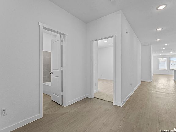 2nd image of 748 Horsetail Ln