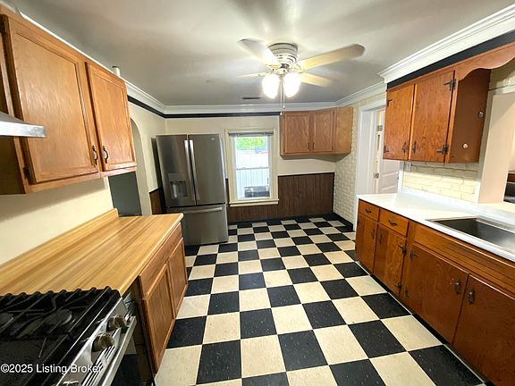 5th image of 7429 Virginia Ave